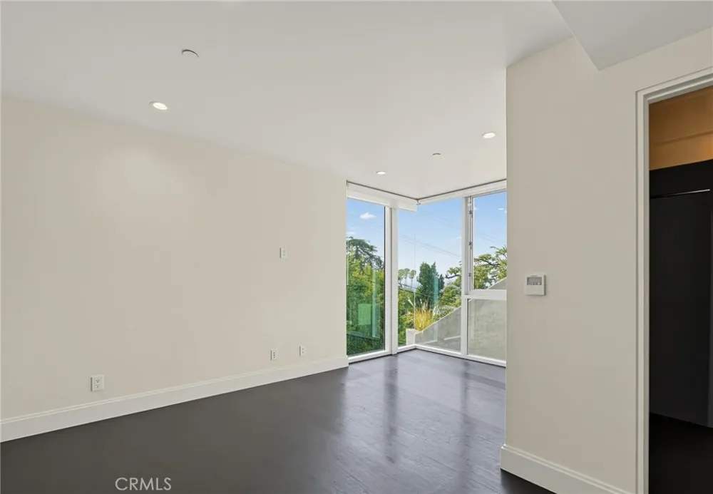 1941 Curson Los Angeles, CA 90046