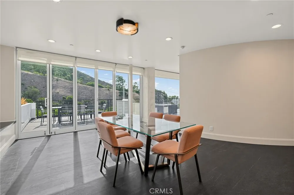 1941 Curson Los Angeles, CA 90046