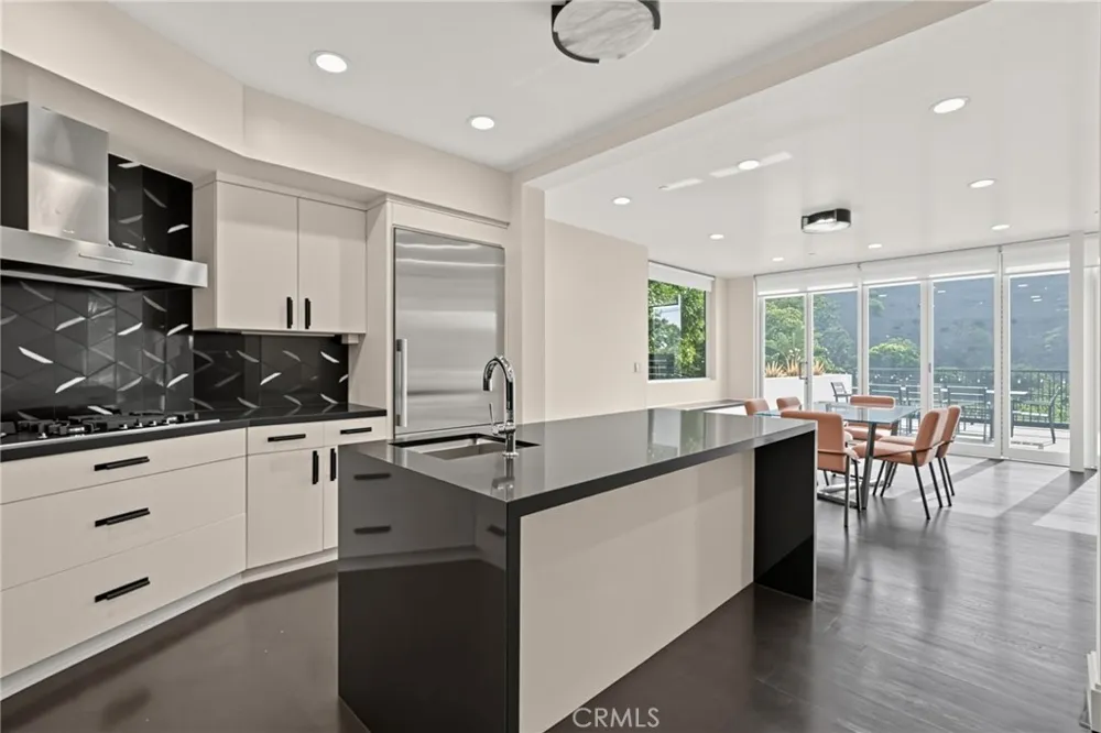 1941 Curson Los Angeles, CA 90046