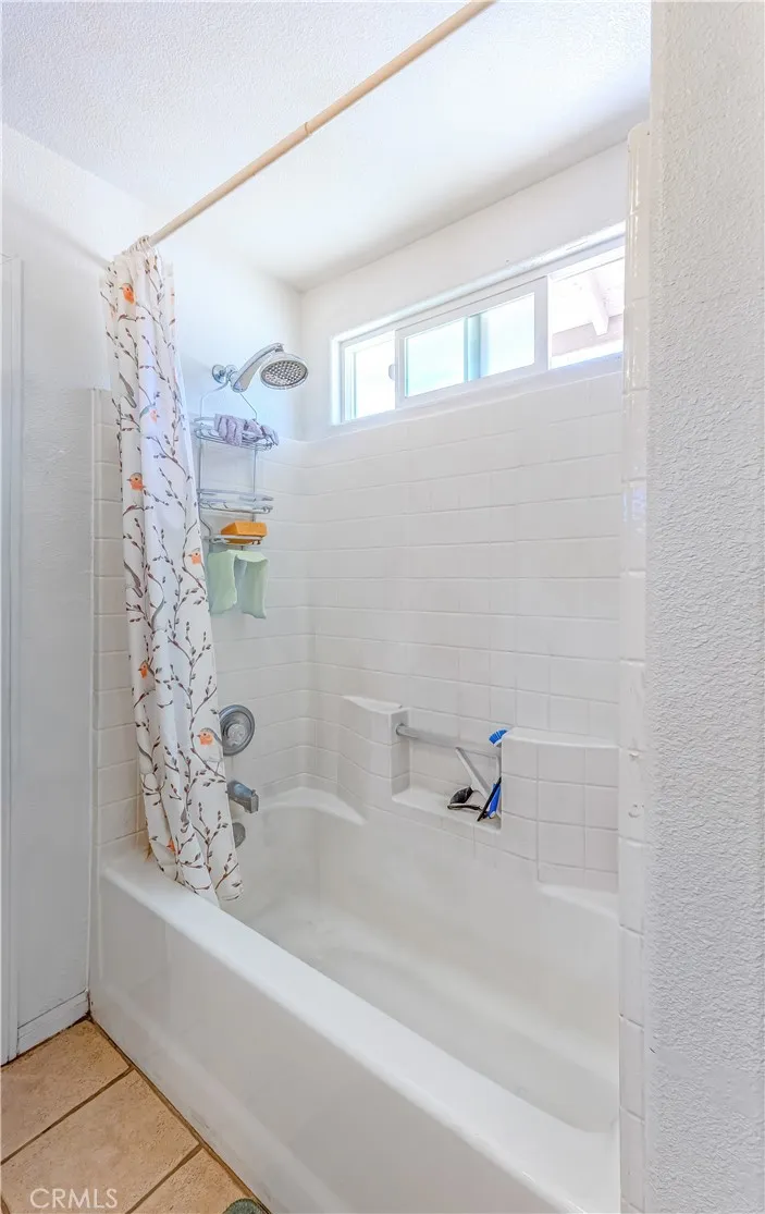 9009 Piedra Avenue Hesperia, CA 92345