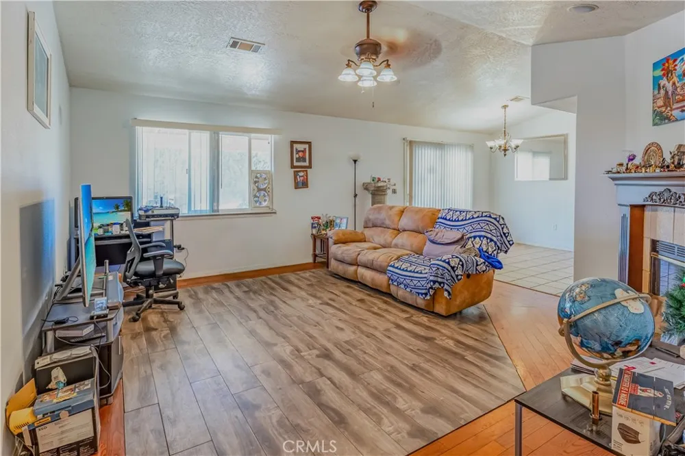 9009 Piedra Avenue Hesperia, CA 92345