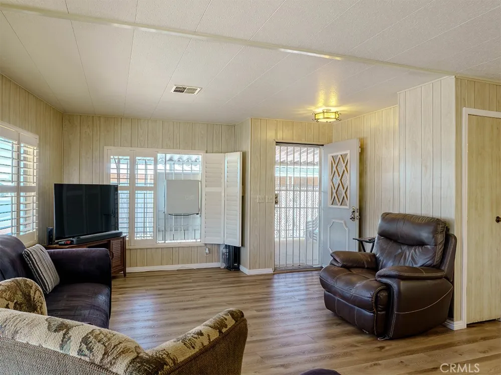 554 Castille Hemet, CA 92543