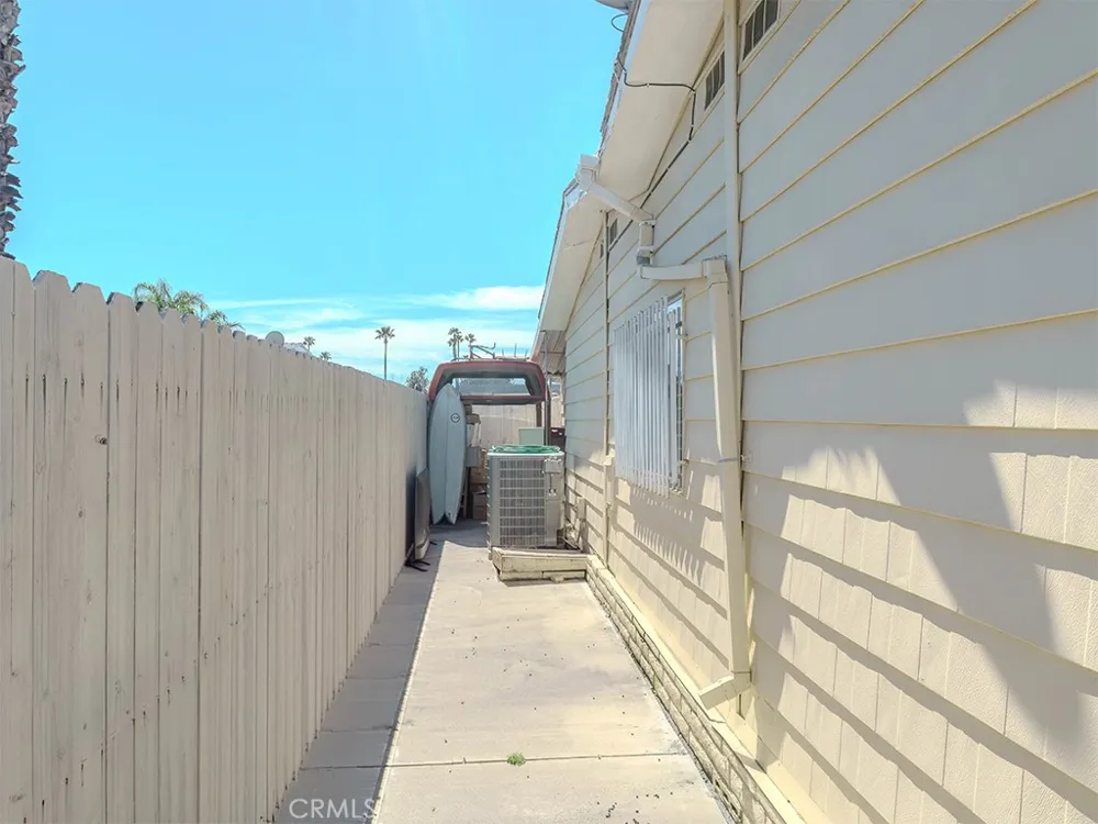 554 Castille Hemet, CA 92543