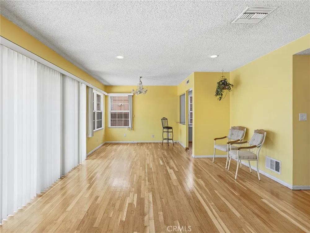 13208 S Manhattan Place Gardena, CA 90249