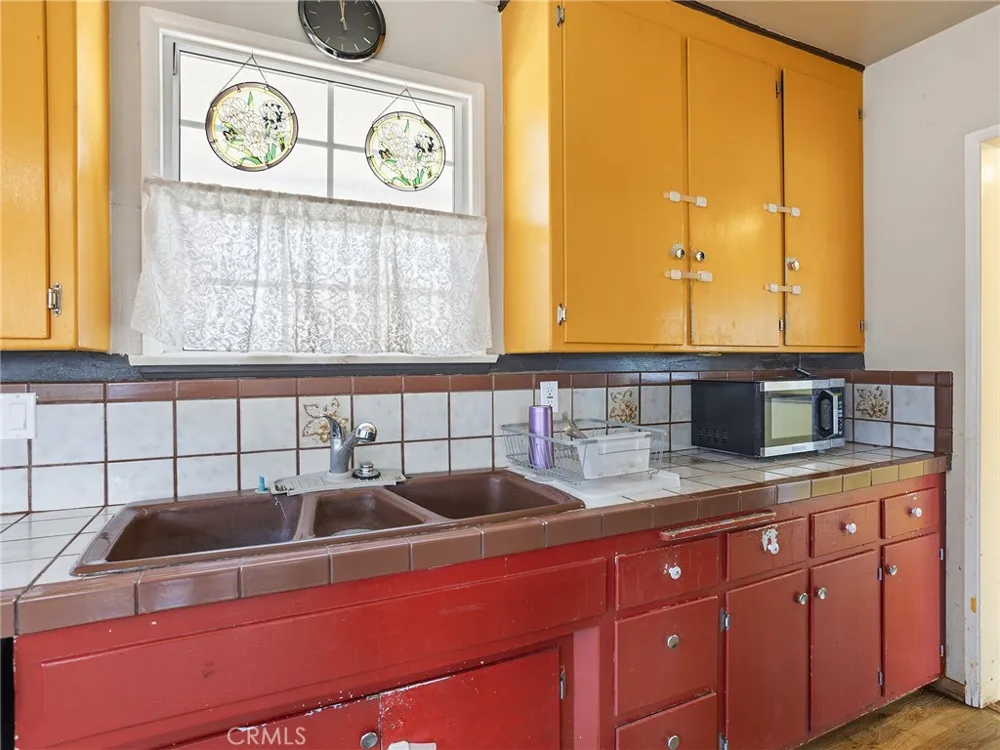 13208 S Manhattan Place Gardena, CA 90249