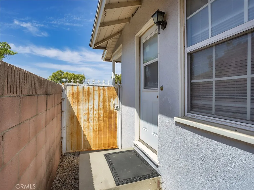13208 S Manhattan Place Gardena, CA 90249