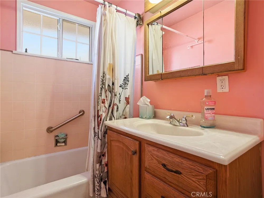 13208 S Manhattan Place Gardena, CA 90249