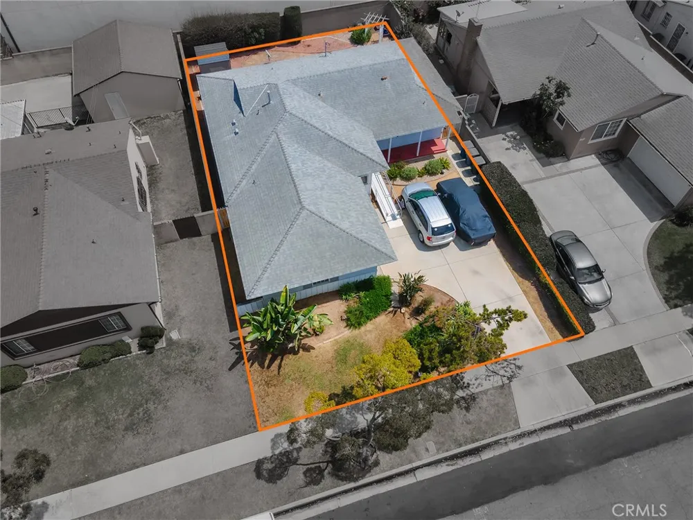 13208 S Manhattan Place Gardena, CA 90249