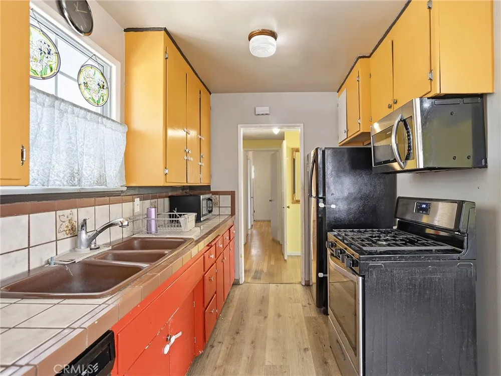13208 S Manhattan Place Gardena, CA 90249