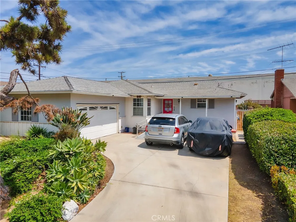 13208 S Manhattan Place Gardena, CA 90249