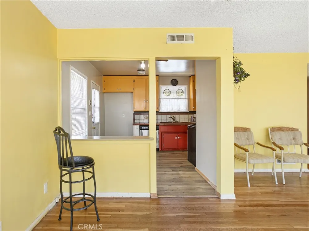 13208 S Manhattan Place Gardena, CA 90249