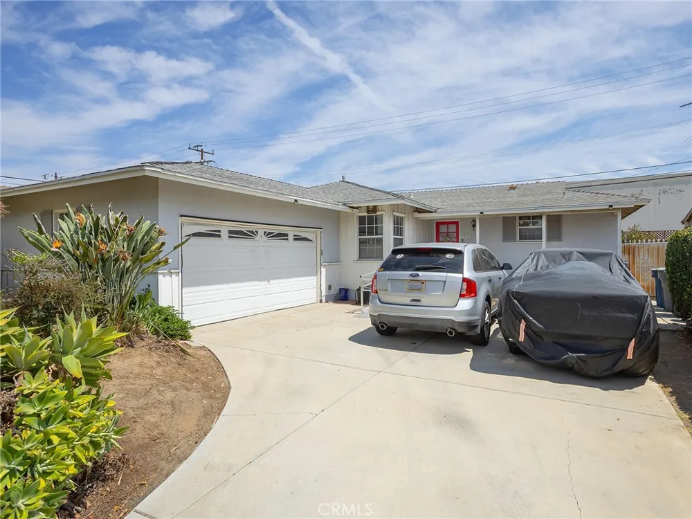 13208 S Manhattan Place Gardena, CA 90249