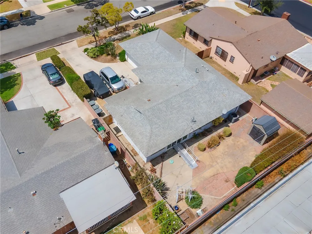 13208 S Manhattan Place Gardena, CA 90249