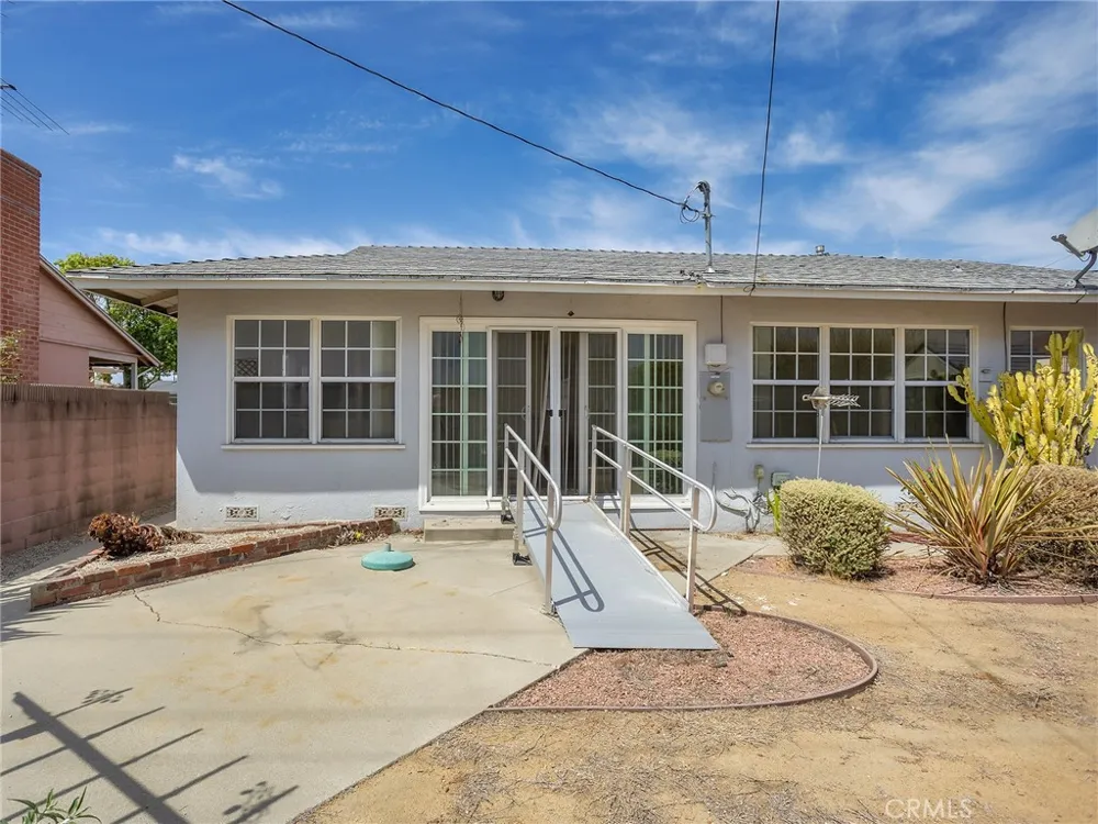 13208 S Manhattan Place Gardena, CA 90249
