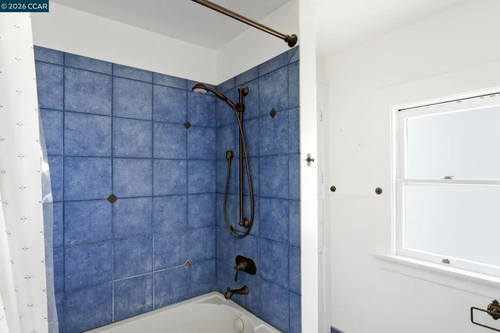 1683 La Loma Ave Berkeley, CA 94709