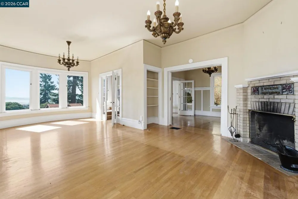 1683 La Loma Ave Berkeley, CA 94709