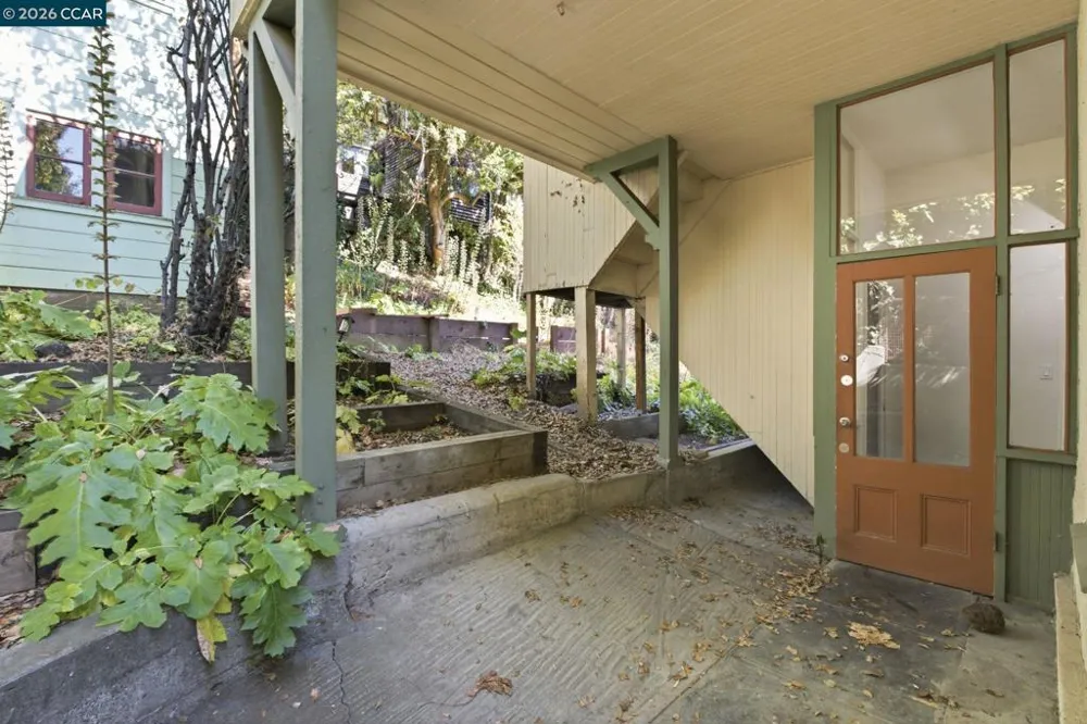 1683 La Loma Ave Berkeley, CA 94709