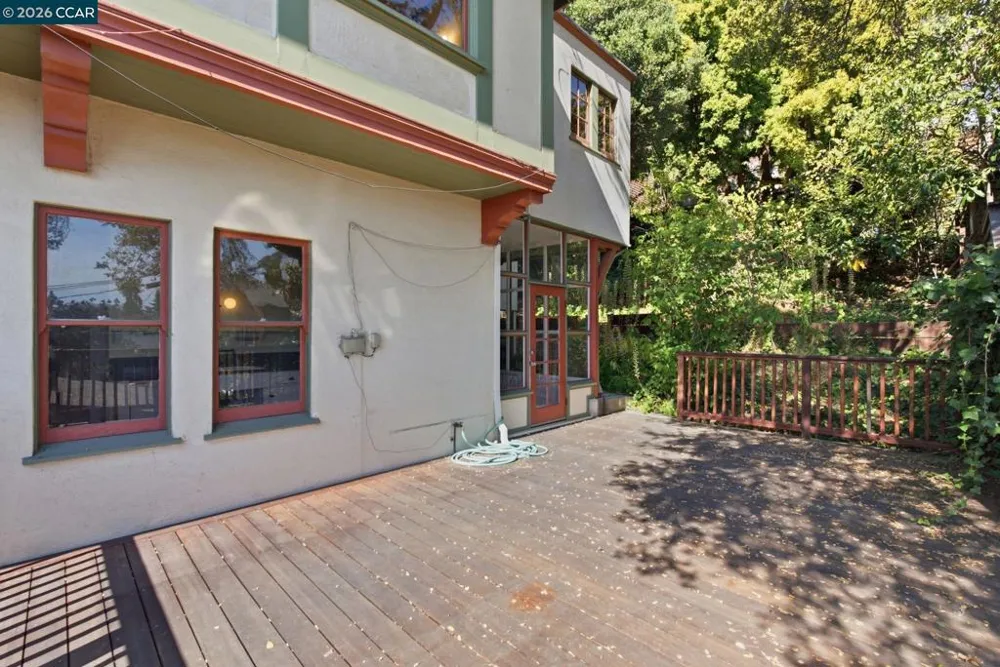 1683 La Loma Ave Berkeley, CA 94709