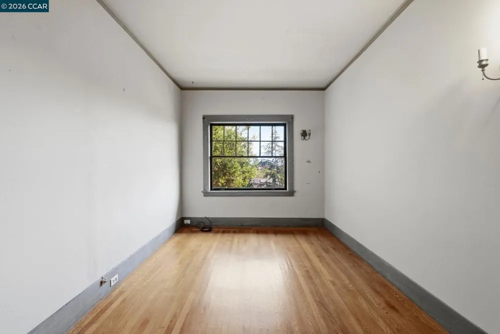 1683 La Loma Ave Berkeley, CA 94709