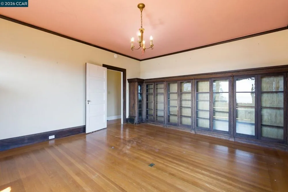 1683 La Loma Ave Berkeley, CA 94709