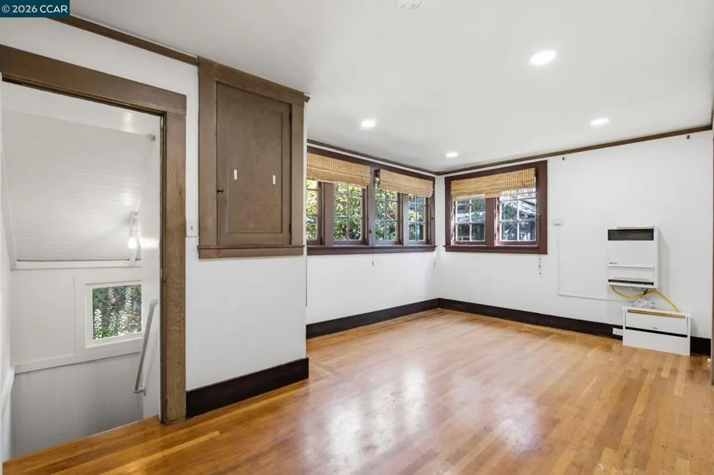 1683 La Loma Ave Berkeley, CA 94709