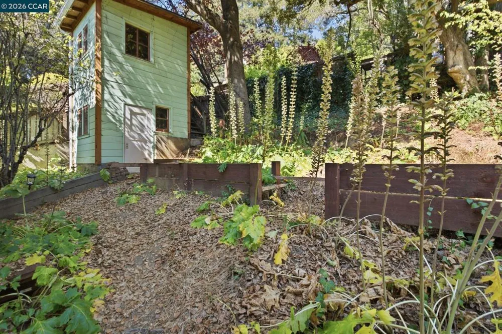 1683 La Loma Ave Berkeley, CA 94709