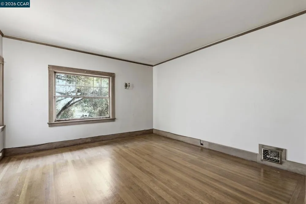 1683 La Loma Ave Berkeley, CA 94709