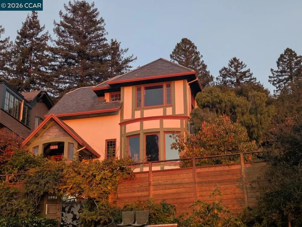 1683 La Loma Ave Berkeley, CA 94709