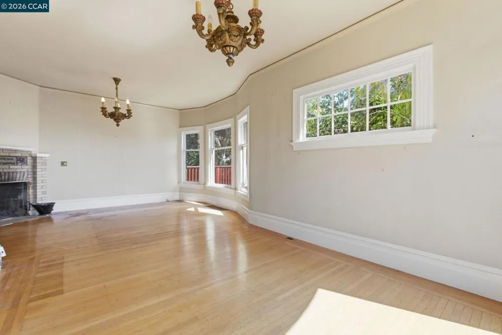 1683 La Loma Ave Berkeley, CA 94709