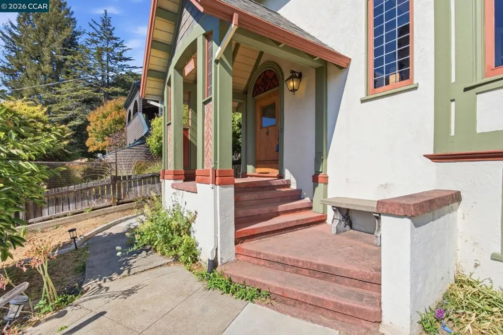 1683 La Loma Ave Berkeley, CA 94709