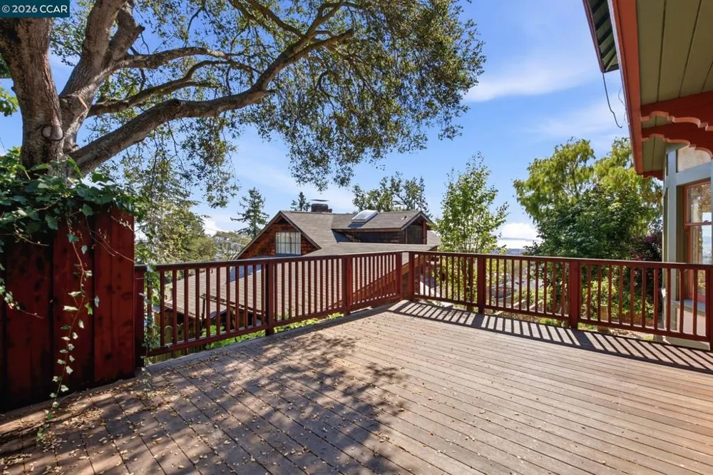 1683 La Loma Ave Berkeley, CA 94709