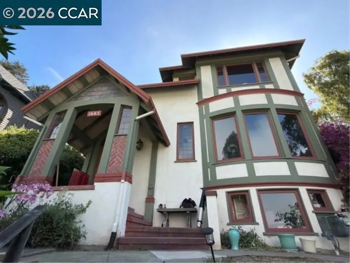 1683 La Loma Ave Berkeley, CA 94709