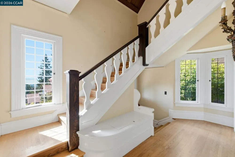 1683 La Loma Ave Berkeley, CA 94709
