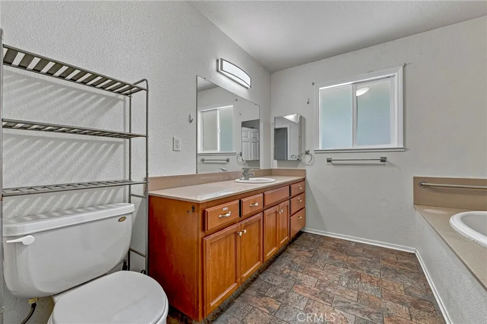 2235 Dunn Merced, CA 95340