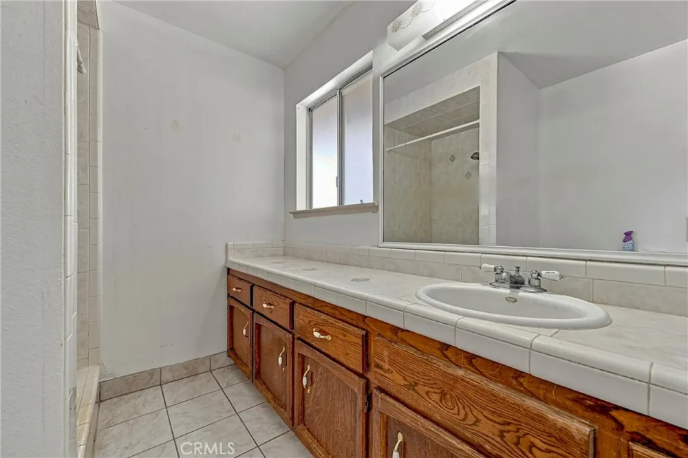 2235 Dunn Merced, CA 95340