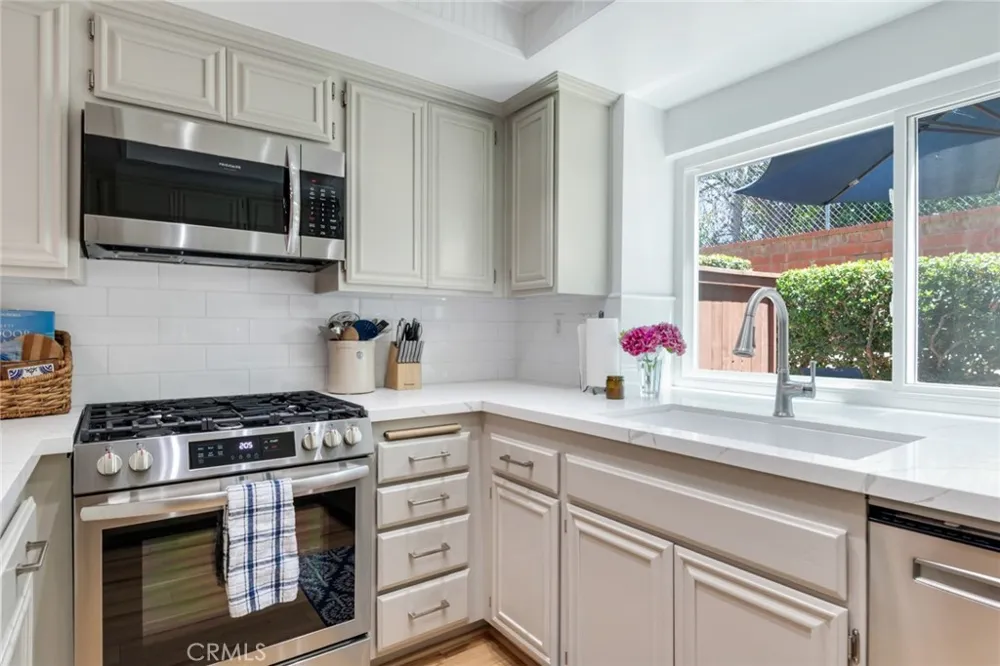 966 Michael #D Corona, CA 92881