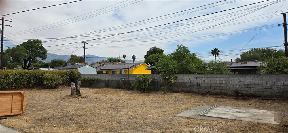 1483 Arizona San Bernardino, CA 92411