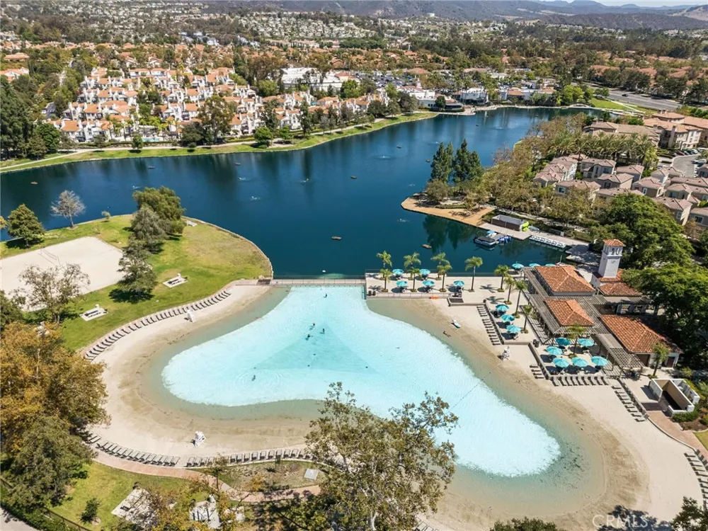 16 Calle Larspur Rancho Santa Margarita, CA 92688