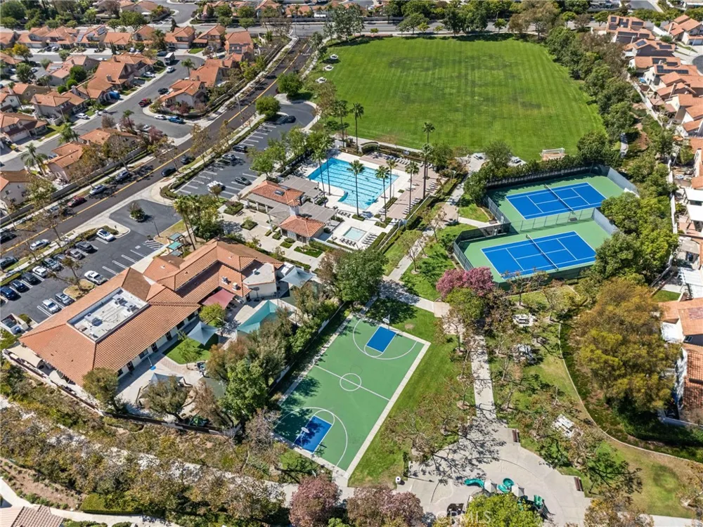 16 Calle Larspur Rancho Santa Margarita, CA 92688