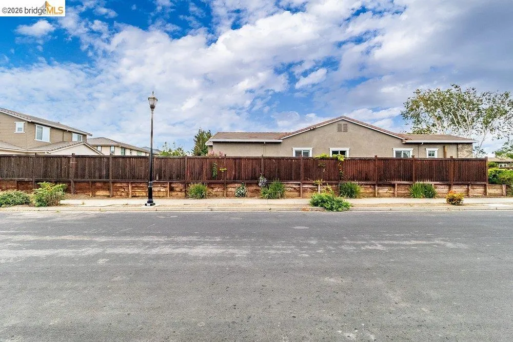 1700 Ashbourne Pl Brentwood, CA 94513