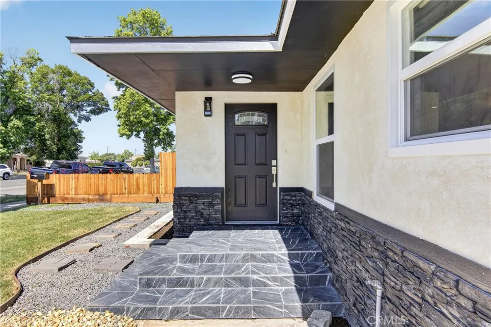 1127 W 19th Merced, CA 95340