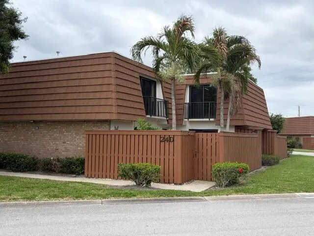 3900 SE County Line Road #24d Tequesta, FL 33469