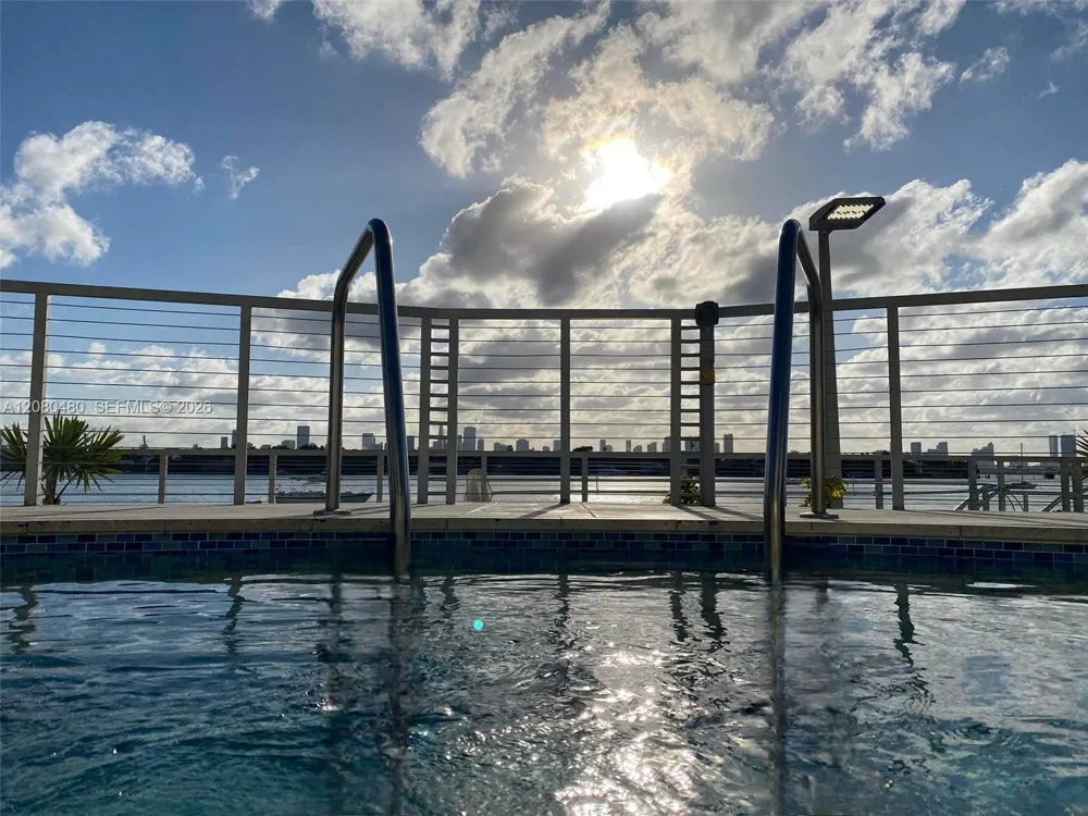800 West Ave #342 Miami Beach, FL 33139