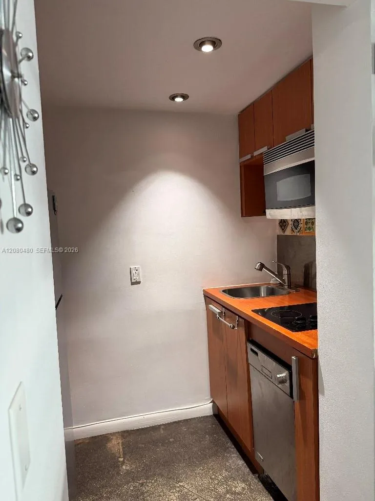 800 West Ave #342 Miami Beach, FL 33139
