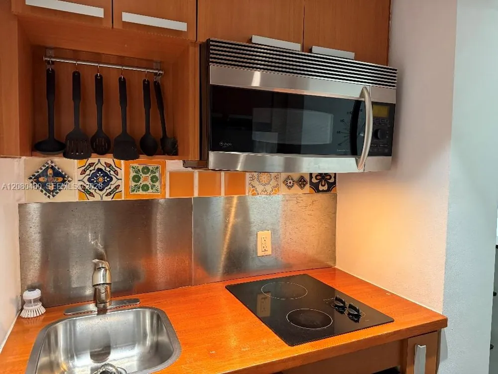 800 West Ave #342 Miami Beach, FL 33139