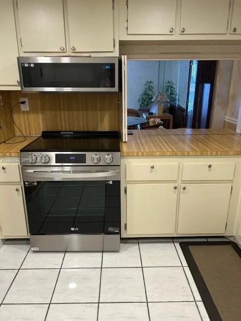 Address Not Shown Miami Beach, FL 33140