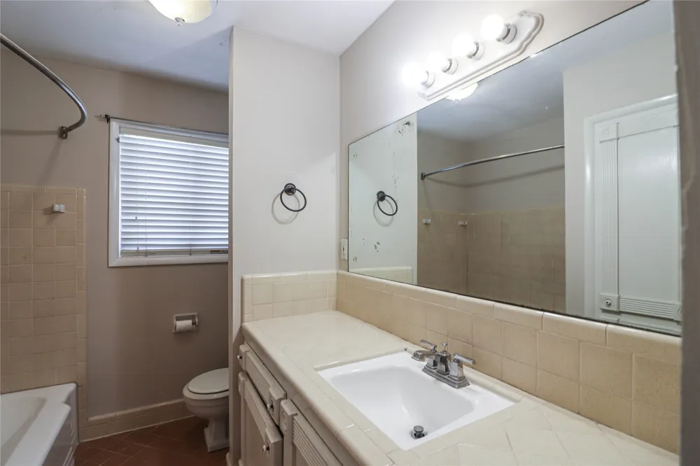 5920 E 25th Street S Tulsa, OK 74114