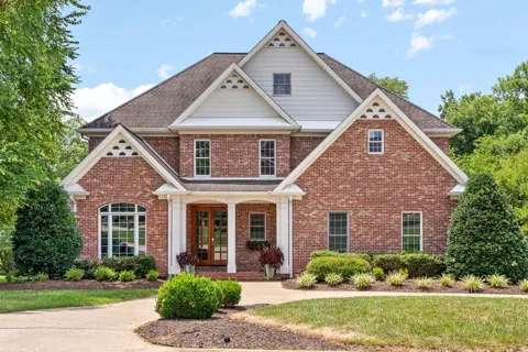 305 Lincoln Way