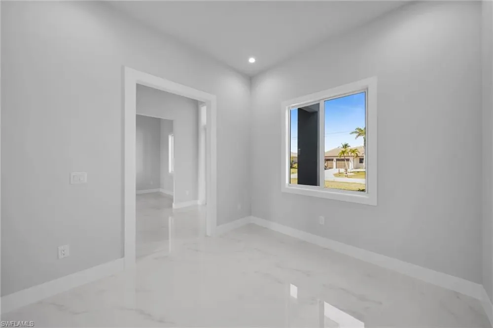1107 NW 40th Place Cape Coral, FL 33993