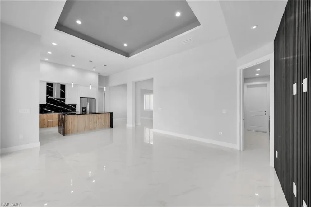 1107 NW 40th Place Cape Coral, FL 33993